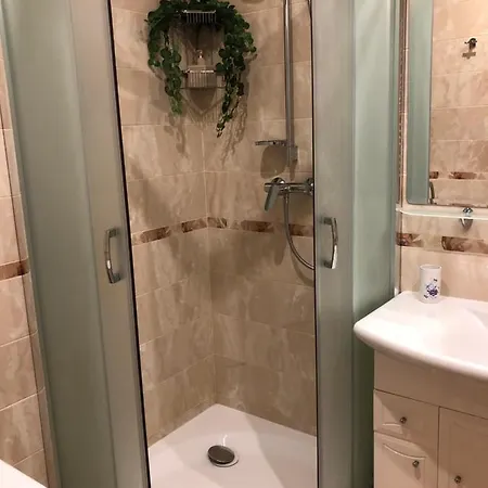 Vip сихів центр червоної калини شقة